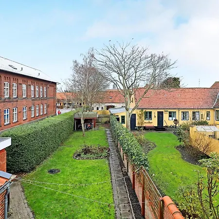 3 Person In Aeroskobing-by Traum 펜션 *