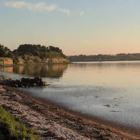 3 Person In Aeroskobing-by Traum