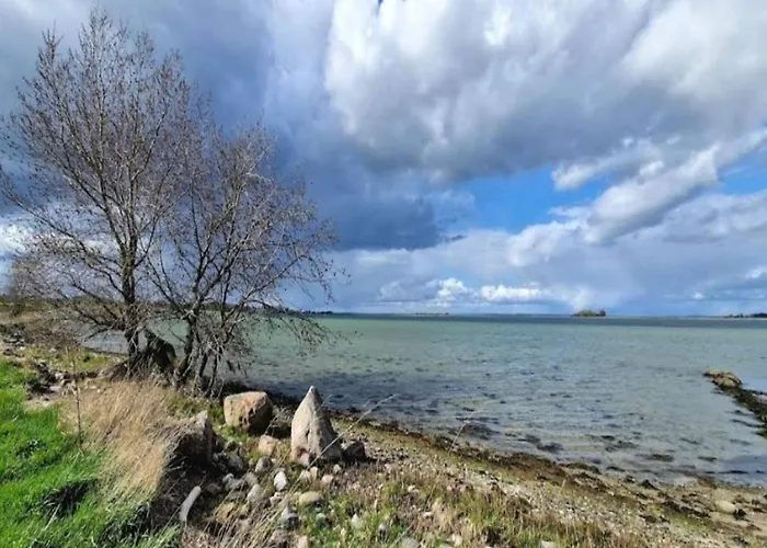 3 Person In Aeroskobing-by Traum *