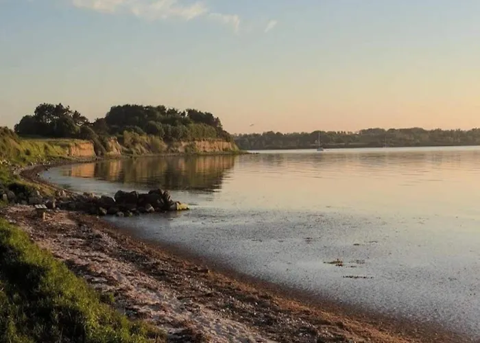 3 Person In Aeroskobing-by Traum